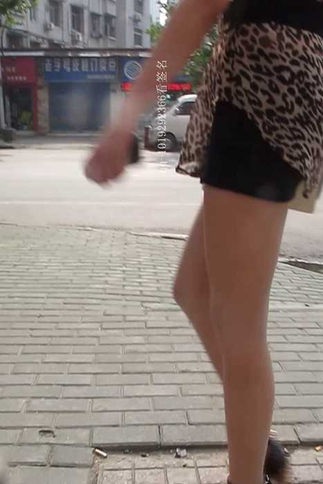 [大忽悠买丝袜街拍视频]ID1379 2014.1.16【街拍丝袜忽悠强袭合集】狂摸