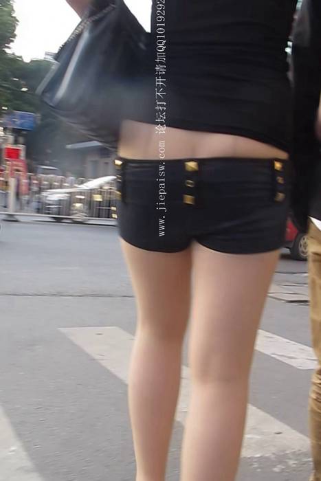 [大忽悠买丝袜街拍视频]ID1398 2014.1.31【欢度马年春节-街拍丝袜忽悠