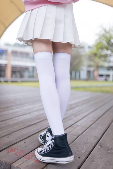 [风之领域美腿丝袜写真]ID0001 NO.001 白丝超短裙 [49P-328MB]--性感提示：