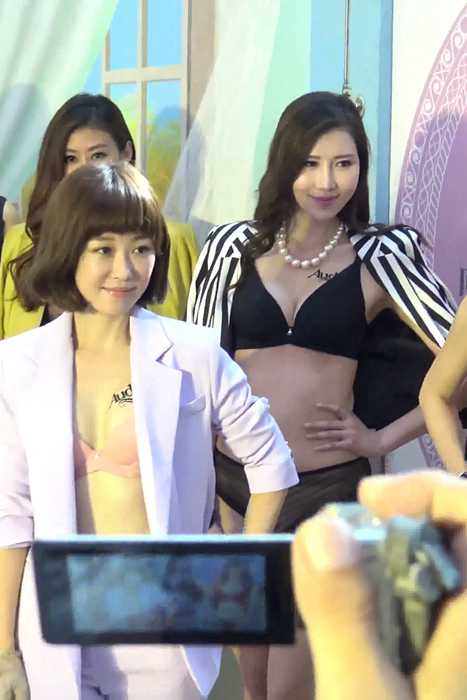 [各类性感视频]ID0090 2015板桥 Part7--性感提示：唇红嘟嘟丰臀无内超薄
