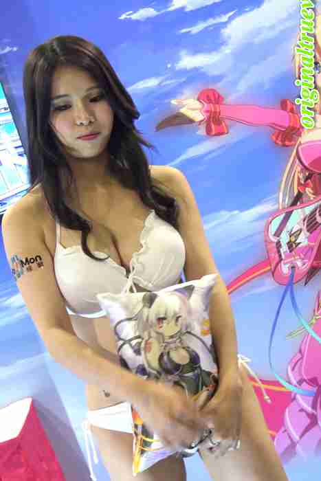 [各类性感视频]ID0103 2015漫画博览会 移动怪兽--性感提示：魔鬼身材小