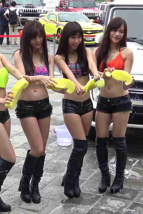 [各类性感视频]ID0114 2015第六届承德二手车洗车4--性感提示：闪亮肉丝