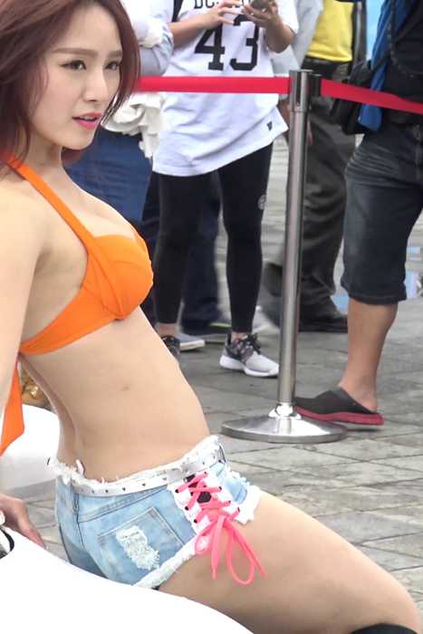 [各类性感视频]ID0115 2015第六届承德二手车洗车5--性感提示：俏丽红粉