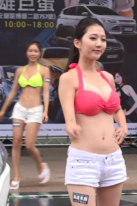 [各类性感视频]ID0127 2015高雄车展 动感走秀--性感提示：高挑S身材D杯