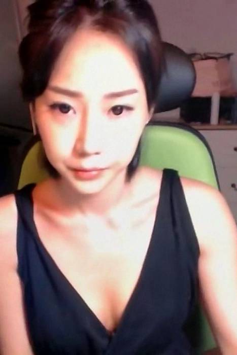 [韩国视讯]ID0585 韩国视讯-Winktv&LiveStar珠儿-05--性感提示：裙底风光丝
