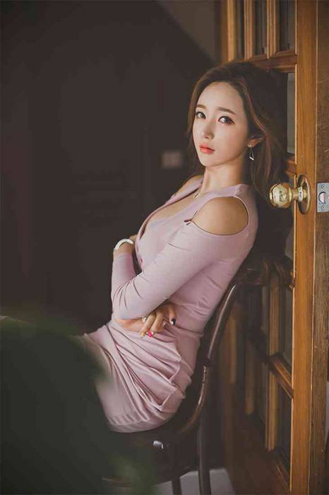 [李妍静绝美高雅气质写真]ID0043--性感提示：俏女郎内内比基尼闪亮丝