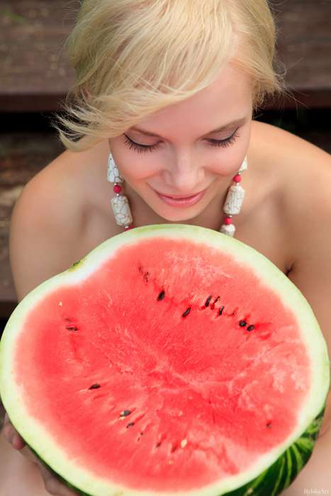 [RylskyArt写真]ID0265 2013-12-10 Feeona - Watermelon--性感提示：私房写真隐约