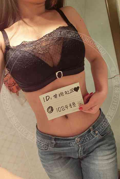 [苏小美写真]ID0011 普-洗澡--性感提示：乳房高耸震撼诱惑玉乳很想跪