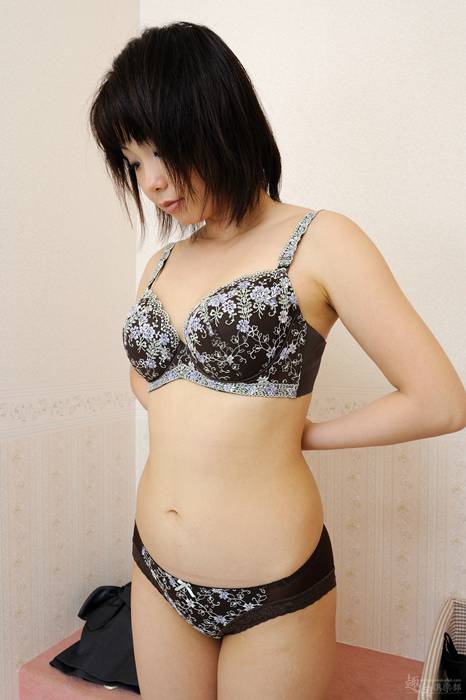 [syukou套图写真冠名版系列]ID0368 下着試着室 NO.410 美咲藤子 [242P245.
