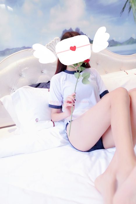 [微博网红]ID0444 萝莉小十七 - 可爱小学妹 [12P]--性感提示：妹子唇红